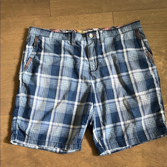 Tommy Bahama 9” Plaid Shorts Blue Men’s Size 40 - Picture 1 of 8